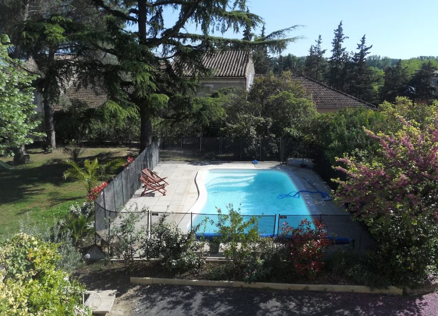 Piscine vue des chambres