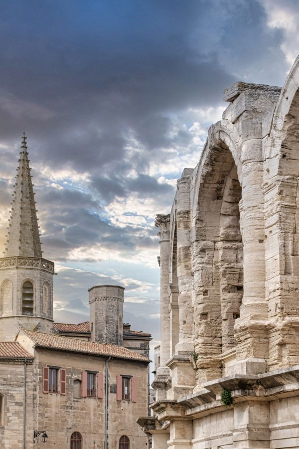 detalhe-dos-arcos-da-arena-de-arles-em-francexdxa